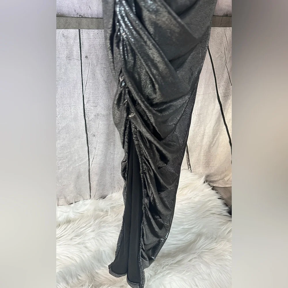 Metallic ruffle dress. - Picture 6 of 7